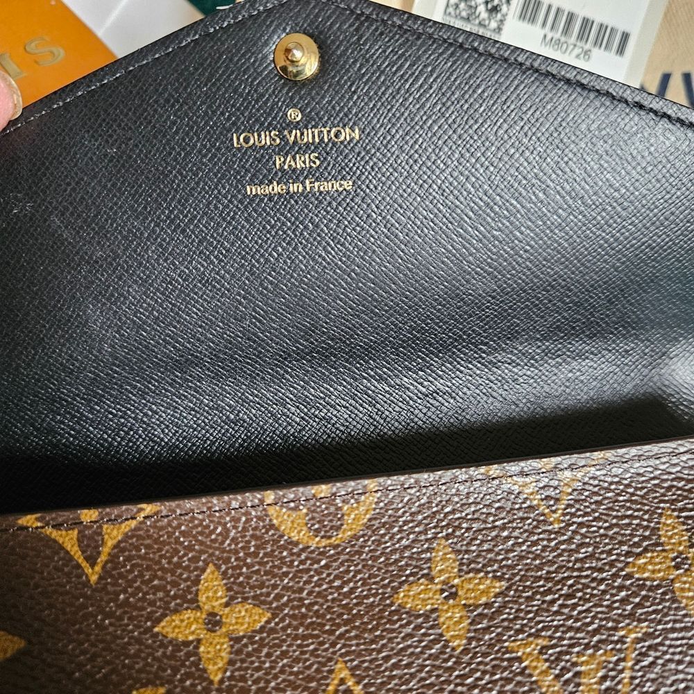 Louis Vuitton Sarah Wallet - Picture 4 of 6